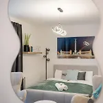 Heroes Square Apartamento *